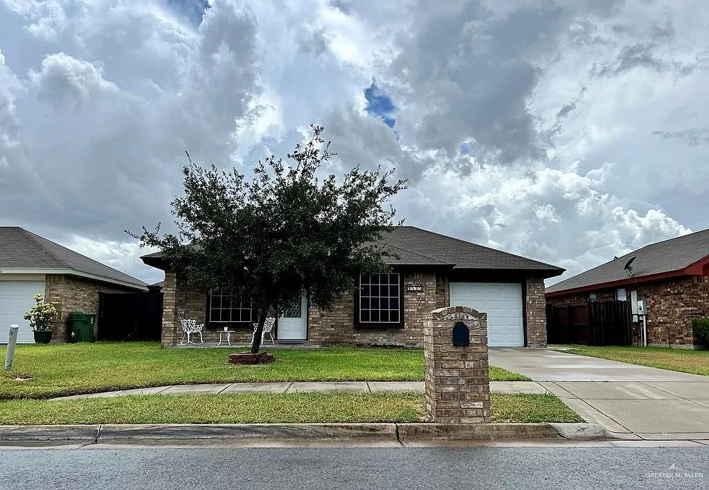 4 bed, 2.0 bath, 1196 sqft, $1,850 — Photo 1