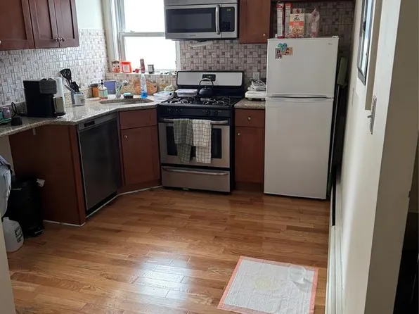 61-51 Borden Avenue image 3 of 4