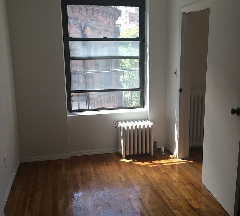 2nd image of 216 E 17th St APT 3R