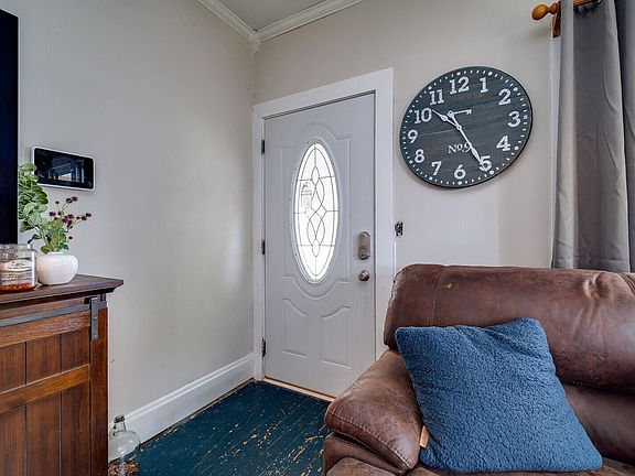 5th image of 302 W Washington St