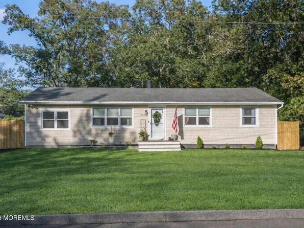 2628 Midway Avenue, Manchester, NJ 08759