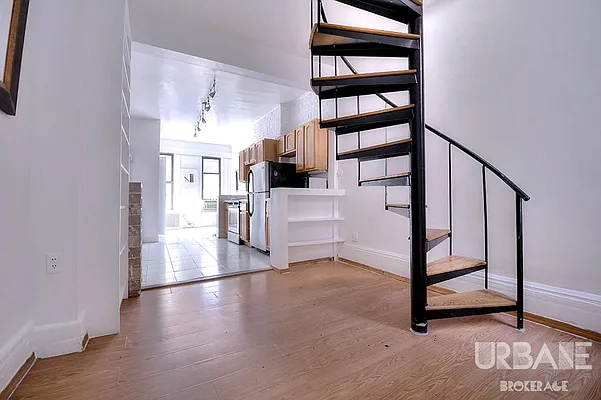 Rented by Urbane Brokerage | media 11