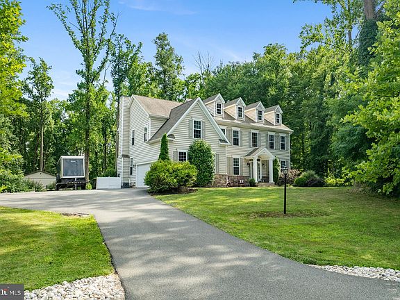 2nd image of 2284 Wooded Creek Cir