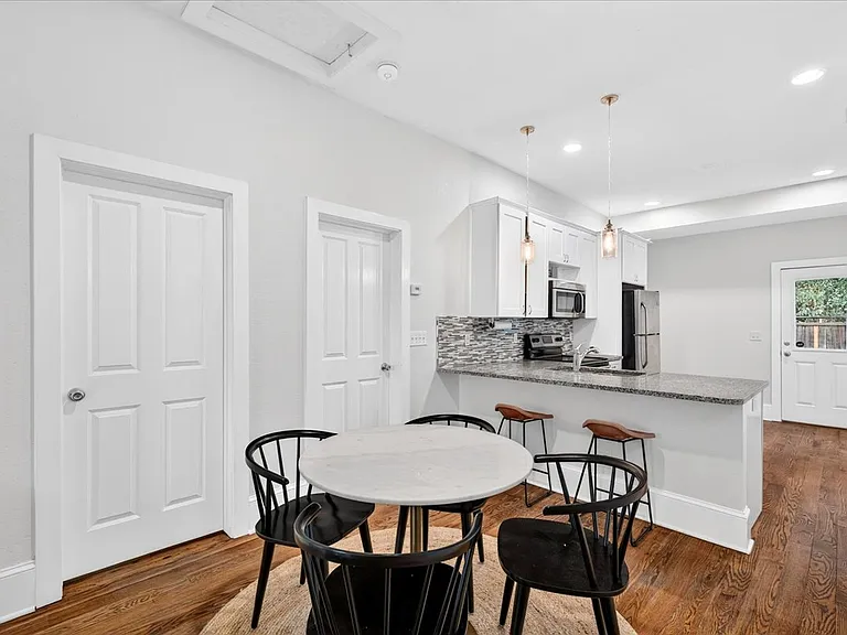 3777 N Franklin St — Photo 5
