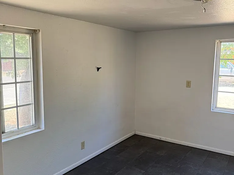 145 S Madison St — Photo 4