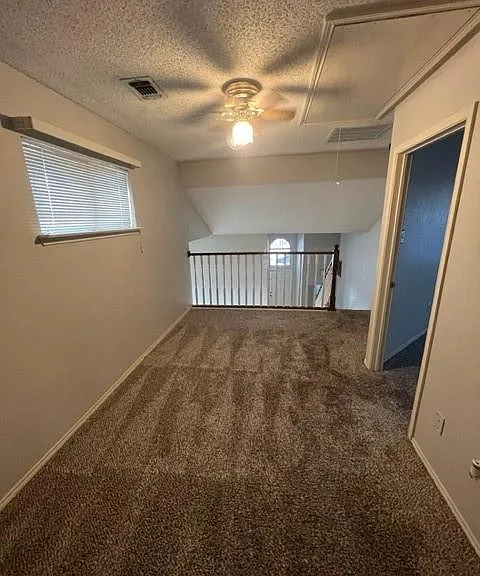 553 Raintree Cir — Photo 12