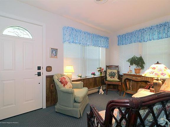 4th image of 12A Dartmouth St #61