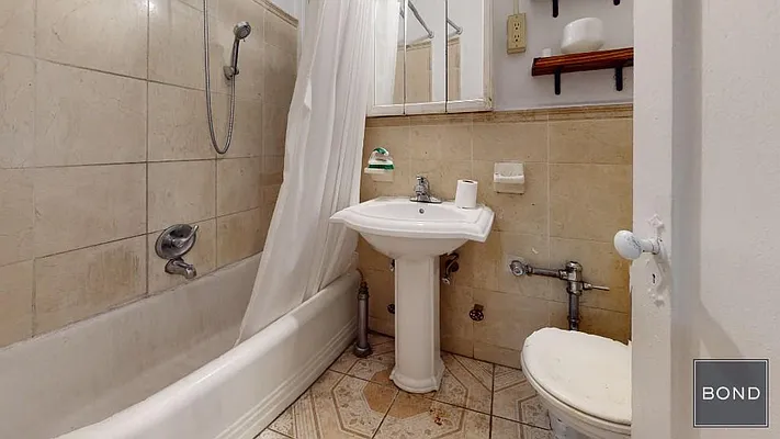 Rented by Bond New York | media 24