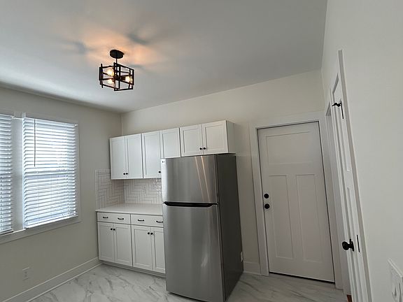 3rd image of 330 Hoyt St APT 1