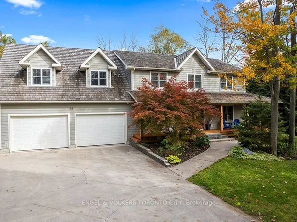 19 Indianola Cres, Wasaga Beach, ON L9Z 2W4