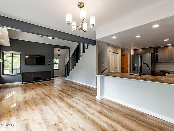 4th image of 3077 Fawn Dr
