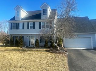 158 Clear Pond Dr, Walpole, MA 02081