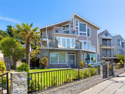 3714 Beach Drive SW #3, Seattle, WA, 98116