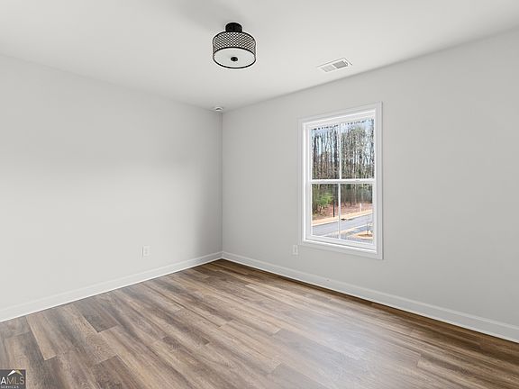 4th image of 3810 Cottage Cir