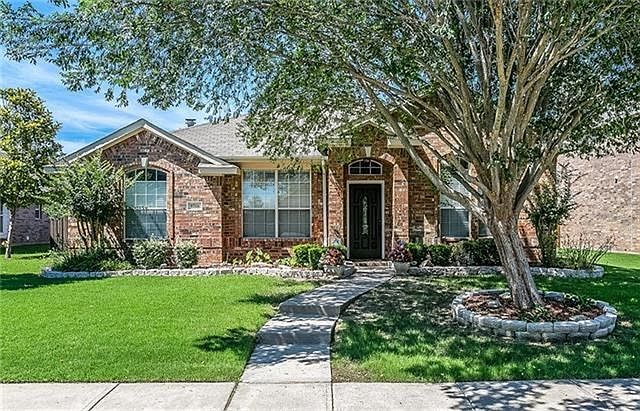 1st image of 9716 Honeysuckle Dr