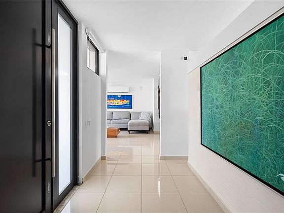 2nd image of D 5 Condor