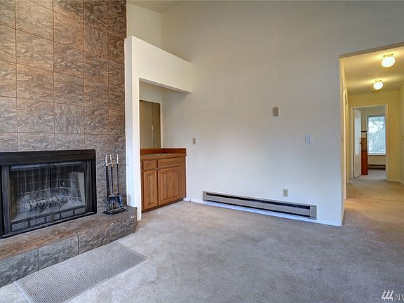 3rd image of 706 136th Pl NE APT C6