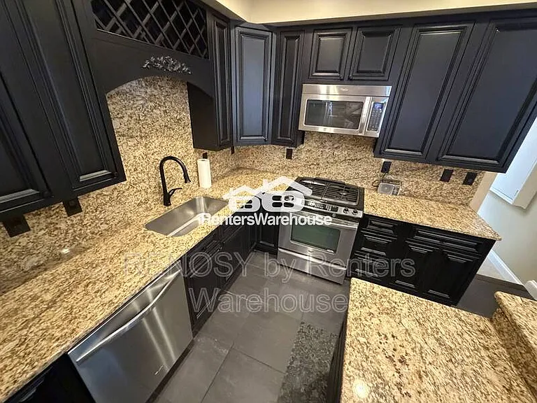 1514 McHenry St — Photo 3