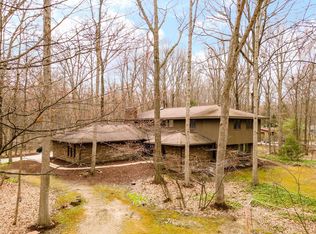 48205 Nine Mile Rd, Northville, MI 48167