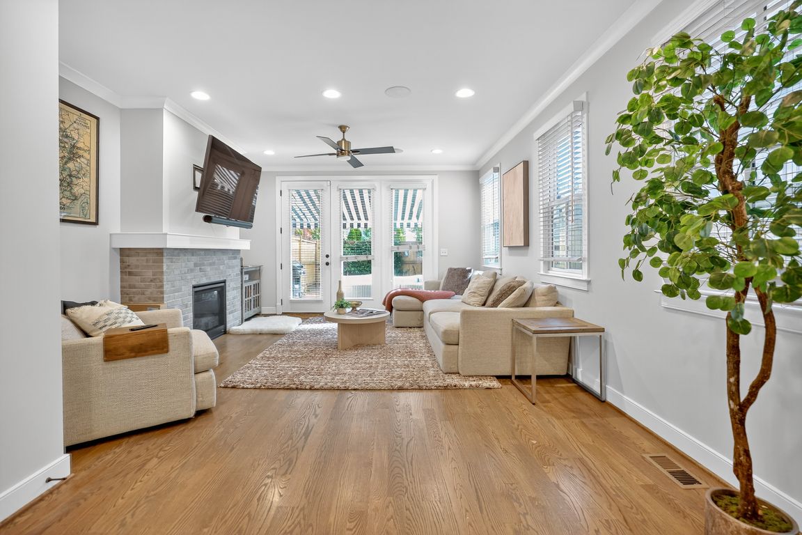 next background image