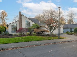 7104 SW Chapel Ln, Portland, OR 97223