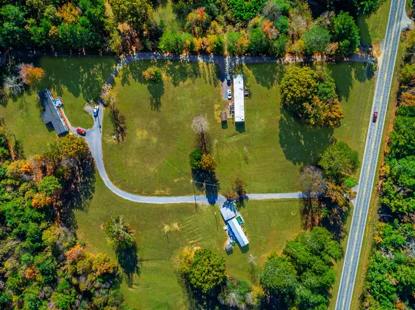 8942 Highway 225 S, Chatsworth, GA 30705