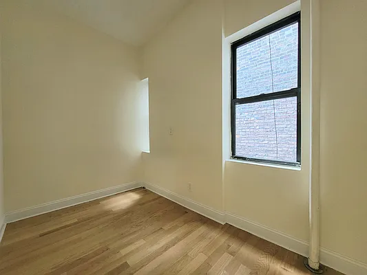 Rented by AZ REALTY NYC LLC | media 23