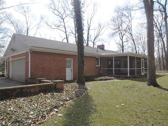 2nd image of 458 Woodhill Dr N