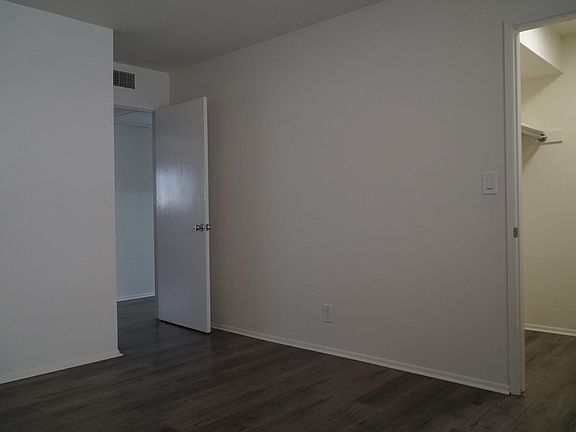 2nd image of 105 N Croft Ave APT 5