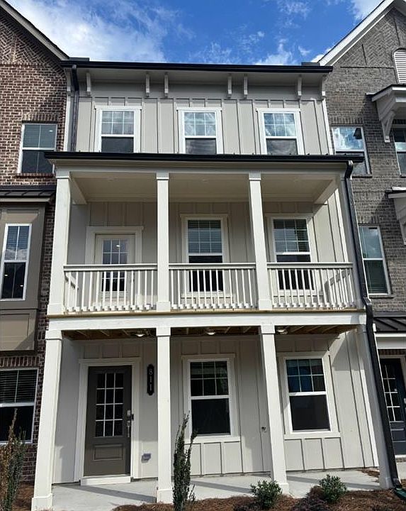 1st image of 811 Atkins Ln