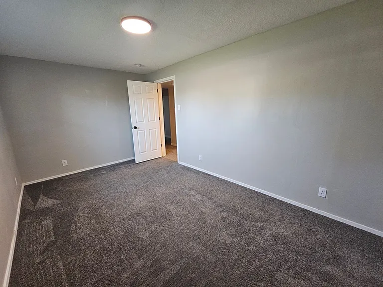 435 W 1250 S — Photo 18