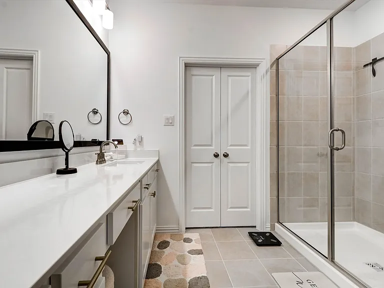 7031 Cedar Creek Dr — Photo 19