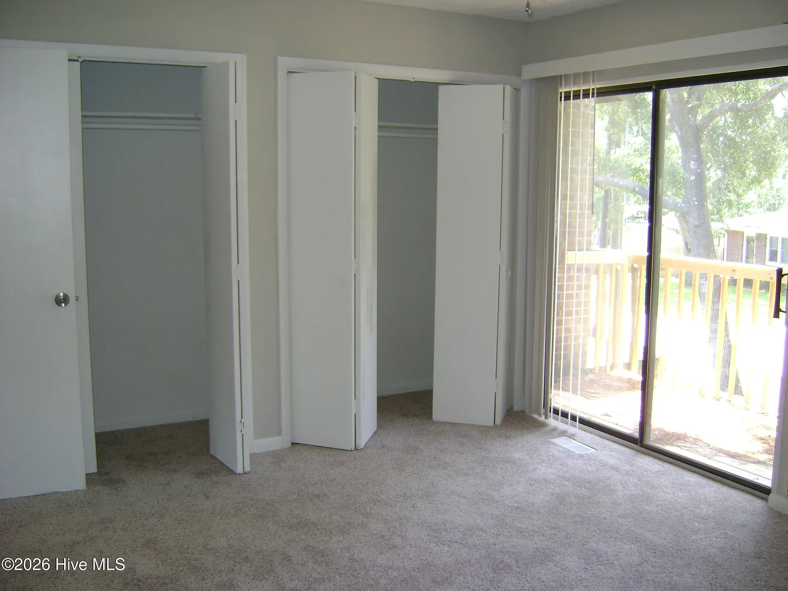 2 bed, 1.5 bath, 1240 sqft, $1,450 — Photo 4