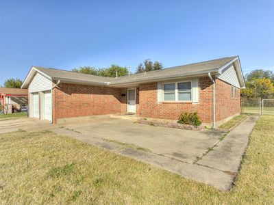 921 Meadowgreen Dr, Midwest City, OK, 73110