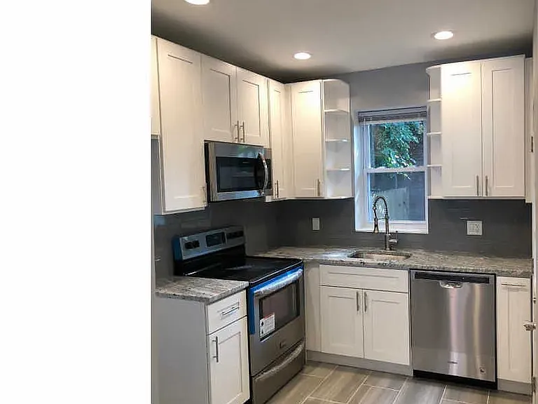 5360 Morris St — Photo 3