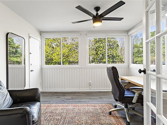4th image of 53 La Rue Pl NW
