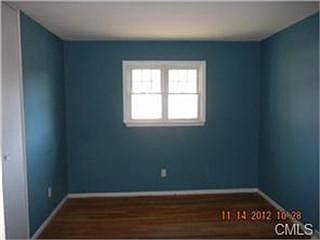 5th image of 127 Rockwood Ave