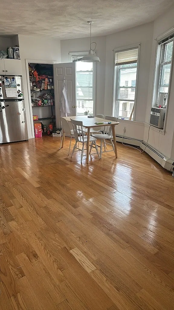 3 bed, 1100 sqft, $2,950 — Photo 1