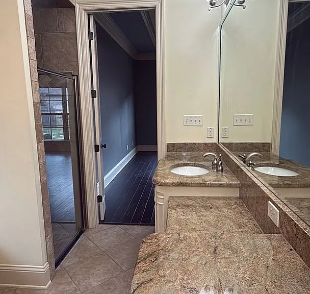 9572 Rochel Dr — Photo 48