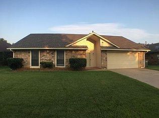 105 N Grand Fork Dr, Edmond, OK 73003