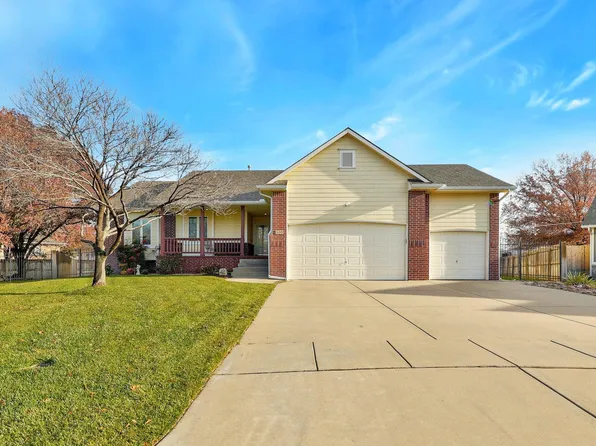 530 Hemmen Terrace Ct, Colwich, KS 67030
