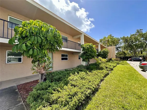 12300 Park Blvd APT 109, Seminole, FL 33772