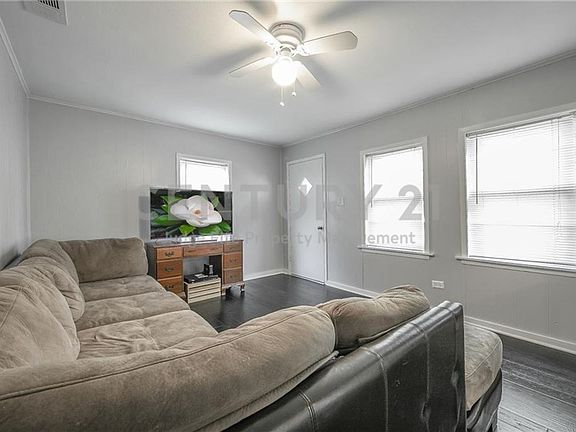 5th image of 206 Renfro St