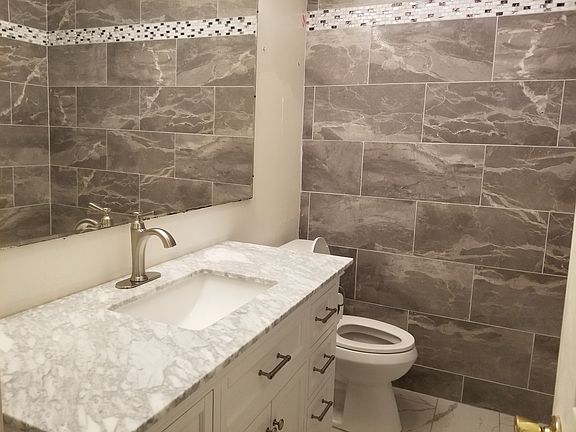 5th image of 2153 Findlay Ave