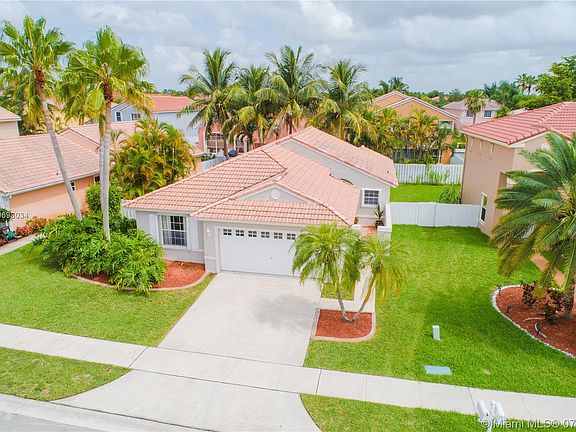 2nd image of 1030 NW 191st Ave