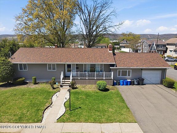 3rd image of 1 Monarch Rd