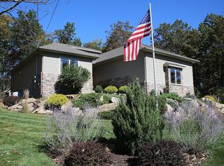 20 Point Of Woods, Hazleton, PA 18202