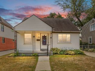 1866 Haynes St, Birmingham, MI 48009