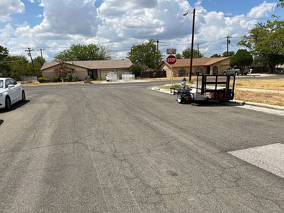 5th image of 2901 Cypress Dr