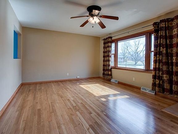 4th image of 5742 Roosevelt Pl